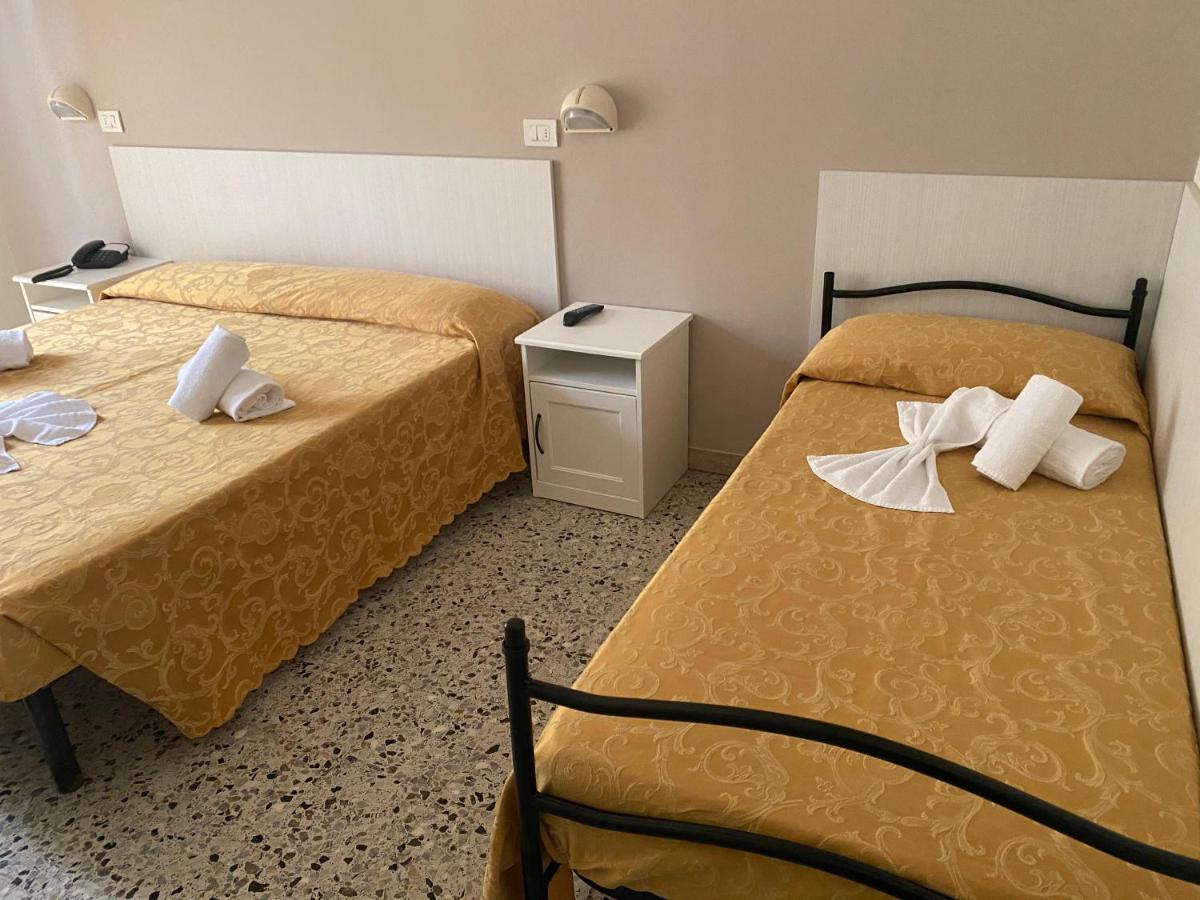 Hotel Modenese Riccione Exterior foto