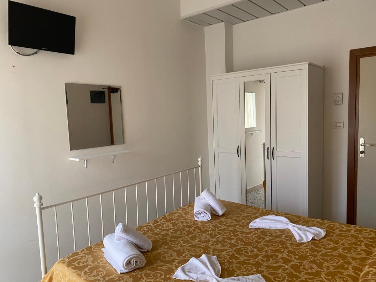 Hotel Modenese Riccione Exterior foto