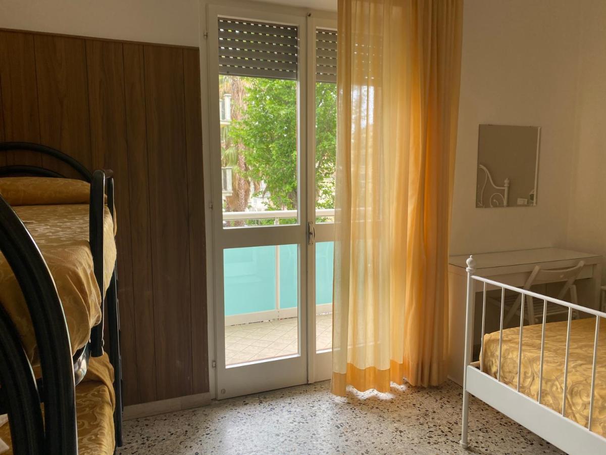 Hotel Modenese Riccione Exterior foto