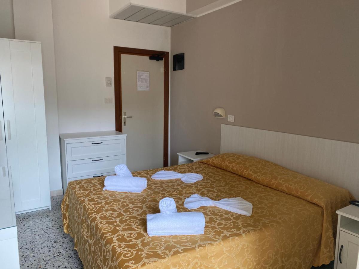 Hotel Modenese Riccione Exterior foto