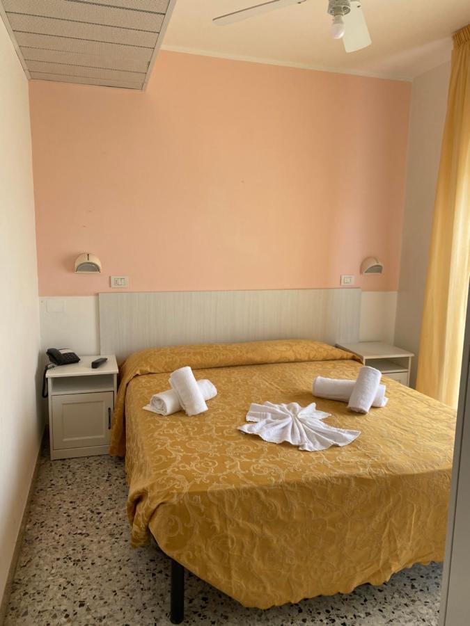 Hotel Modenese Riccione Exterior foto