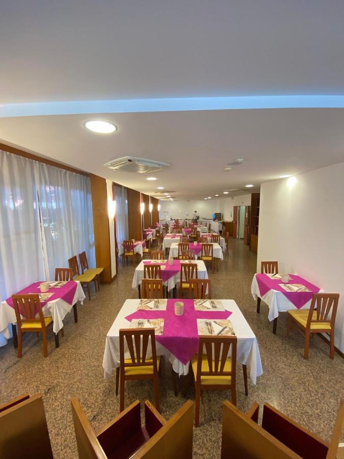 Hotel Modenese Riccione Exterior foto
